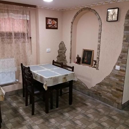 Guest House Zhanna Berehove  Ngoại thất bức ảnh